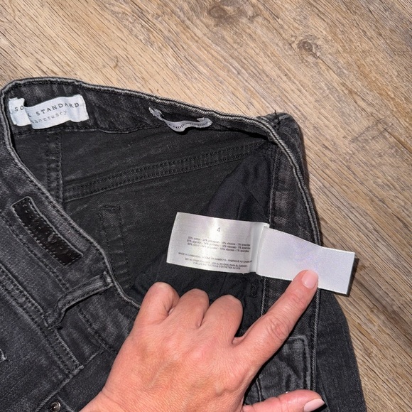 Social Standard by Sanctuary • High Rise Cropped Jeans - Picture 5 of 9